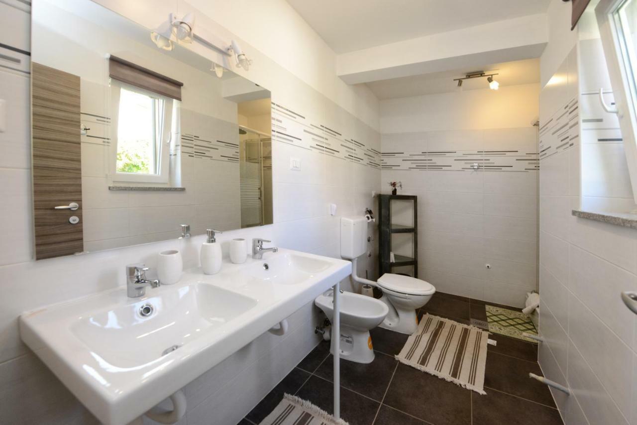 Villa Kontesici 14 Zelena Laguna ภายนอก รูปภาพ