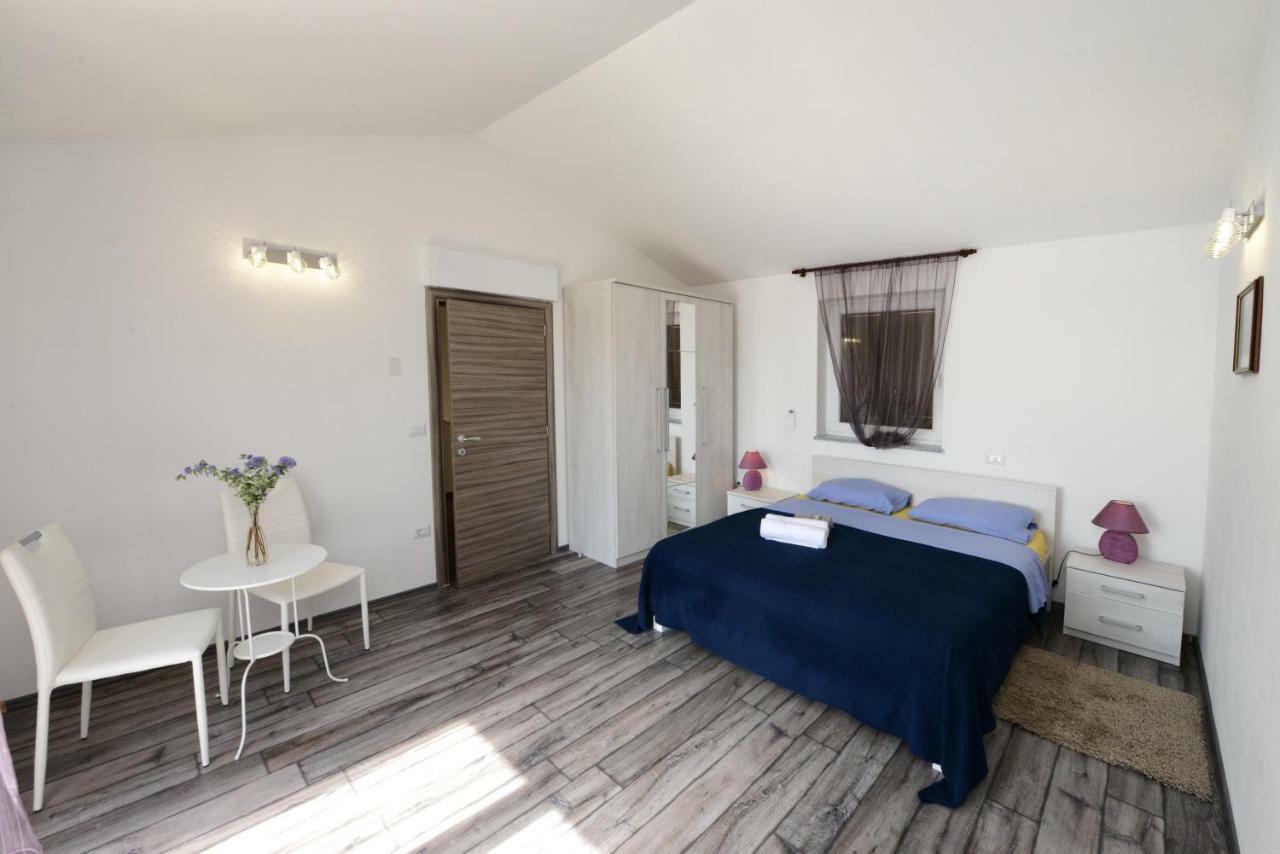 Villa Kontesici 14 Zelena Laguna ภายนอก รูปภาพ