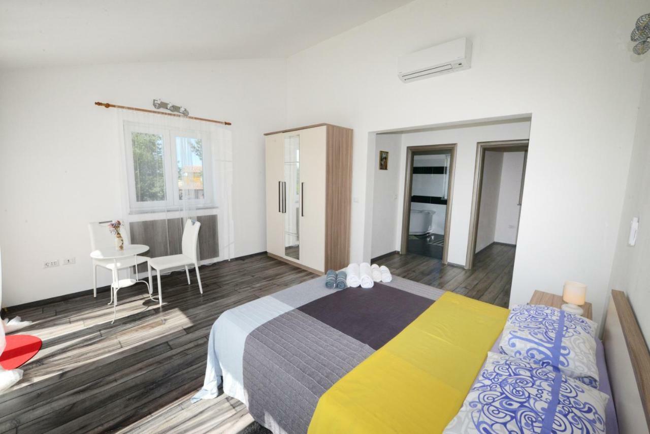 Villa Kontesici 14 Zelena Laguna ภายนอก รูปภาพ